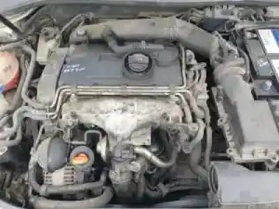 Veículo de Sucata volkswagen golf v berlina (1k1) bkd do ano 2003 alimentado 