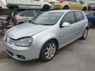Veículo de Sucata volkswagen golf v berlina (1k1) bkd do ano 2003 alimentado 