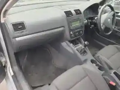 Veículo de Sucata volkswagen golf v berlina (1k1) bkd do ano 2003 alimentado 