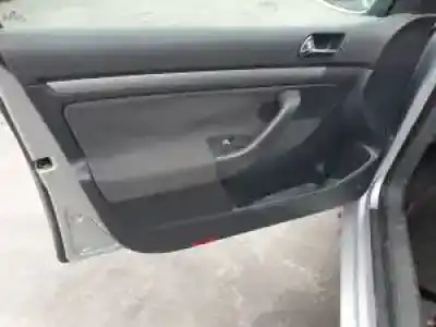 Veículo de Sucata volkswagen golf v berlina (1k1) bkd do ano 2003 alimentado 