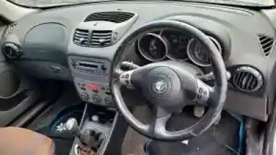 Veículo de Sucata alfa romeo 147 (190) ar32104 do ano 2004 alimentado 
