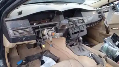 Veículo de Sucata bmw 5 (e60) 520 i do ano 2003 alimentado 