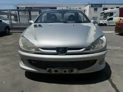Sloopvoertuig peugeot 206 cc nfu(tu5jp4) van het jaar 2001 aangedreven 