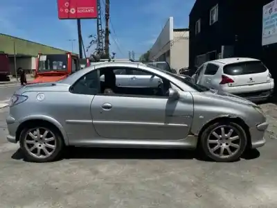 Sloopvoertuig peugeot 206 cc nfu(tu5jp4) van het jaar 2001 aangedreven 