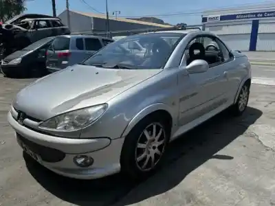 Sloopvoertuig peugeot 206 cc nfu(tu5jp4) van het jaar 2001 aangedreven 