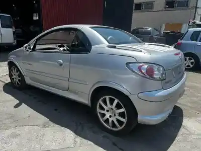 Sloopvoertuig peugeot 206 cc nfu(tu5jp4) van het jaar 2001 aangedreven 