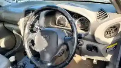 Veicolo di demolizione hyundai santa fe (sm) d4ea-v dell'anno 2001 alimentato 