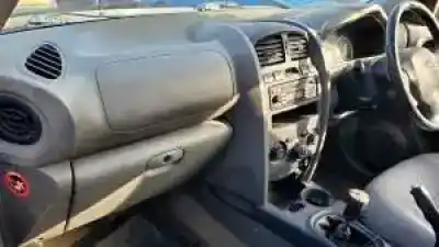 Veicolo di demolizione hyundai santa fe (sm) d4ea-v dell'anno 2001 alimentato 