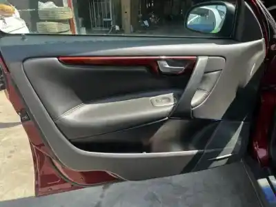 Sloopvoertuig volvo v70 familiar b5244s van het jaar 2000 aangedreven 