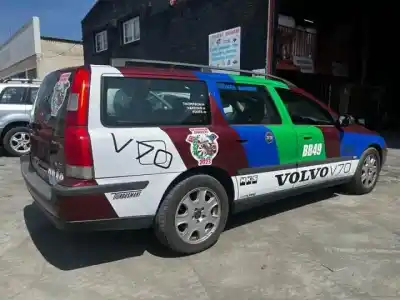 Sloopvoertuig volvo v70 familiar b5244s van het jaar 2000 aangedreven 