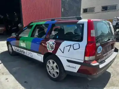 Sloopvoertuig volvo v70 familiar b5244s van het jaar 2000 aangedreven 