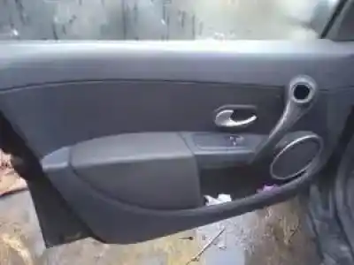 Veicolo di demolizione renault clio iii k9k766 dell'anno 2006 alimentato 