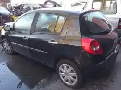 Veicolo di demolizione renault clio iii k9k766 dell'anno 2006 alimentato 
