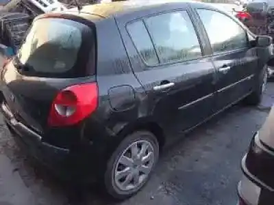 Veicolo di demolizione renault clio iii k9k766 dell'anno 2006 alimentato 