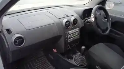 Здавання транспортного засобу ford fusion (cbk) g/fxjb року 2002 потужний 