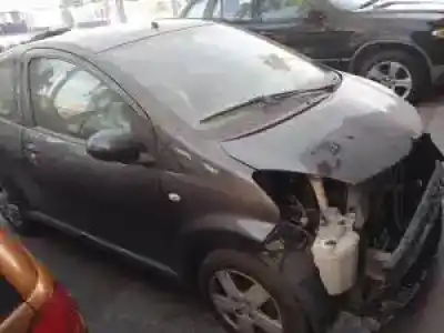 Sloopvoertuig toyota aygo (kgb/wnb) 1krfe van het jaar 2005 aangedreven 