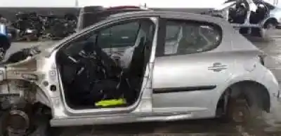 Veículo de Sucata peugeot 207 d-8hz do ano 2006 alimentado 