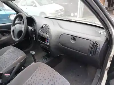 Veicolo di demolizione citroen saxo kfxtu3jp dell'anno 1999 alimentato 