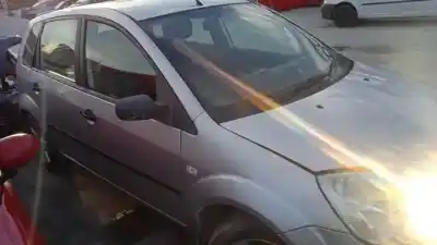 Здавання транспортного засобу ford fiesta (cbk) fxja року 2001 потужний 