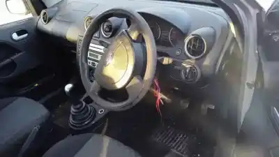 Здавання транспортного засобу ford fiesta (cbk) fxja року 2001 потужний 