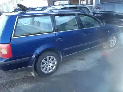 Veículo de Sucata volkswagen passat variant (3b6) awx do ano 2000 alimentado 
