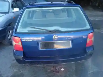 Veículo de Sucata volkswagen passat variant (3b6) awx do ano 2000 alimentado 