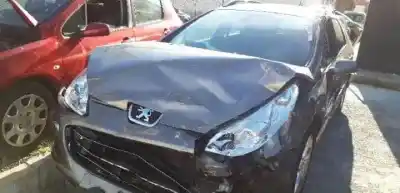 Véhicule à la ferraille PEUGEOT 407 SW 2.0 16V HDi FAP CAT (RHR / DW10BTED4) de l'année 2007 alimenté 