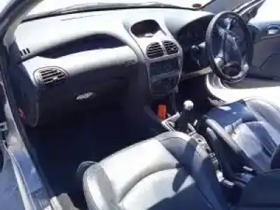 Sloopvoertuig peugeot 206 cc nfu(tu5jp4) van het jaar 2001 aangedreven 