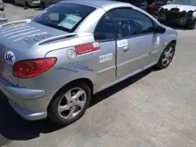 Sloopvoertuig peugeot 206 cc nfu(tu5jp4) van het jaar 2001 aangedreven 