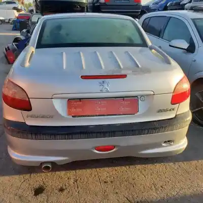 Veículo de Sucata peugeot 206 cc nfutu5jp4 do ano 2000 alimentado 