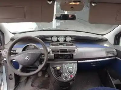 Sloopvoertuig fiat ulysse (179) 4hwdw12ated4 van het jaar 2002 aangedreven 