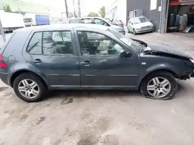 Veículo de Sucata volkswagen golf iv berlina (1j1) aus/azd do ano 2000 alimentado 