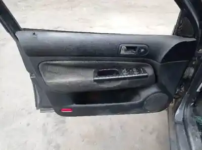 Veículo de Sucata volkswagen golf iv berlina (1j1) aus/azd do ano 2000 alimentado 