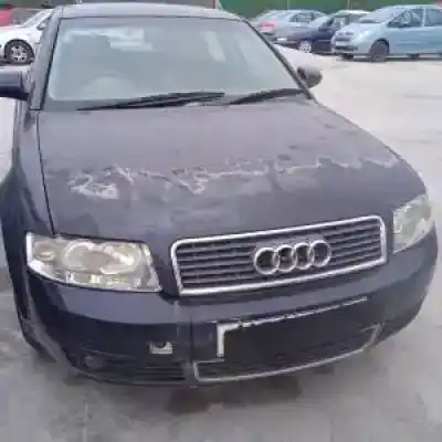 Veículo de Sucata AUDI A4 BERLINA (8E) 2.0 20V CAT (ALT) do ano 2001 alimentado 