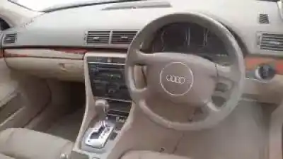 Veículo de Sucata audi a4 berlina (8e) 2.0 20v cat (alt) do ano 2001 alimentado 
