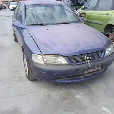 Veicolo di demolizione opel vectra b berlina x18xe dell'anno 1995 alimentato 