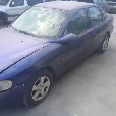 Veicolo di demolizione OPEL VECTRA B BERLINA X18XE dell'anno 1995 alimentato 