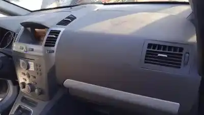 Scrapping Vehicle opel zafira b d-z19dt of the year 2005 powered 