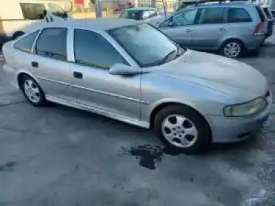 Vehicul casat opel vectra b berlina x18xe1 al anului 1995 alimentat 