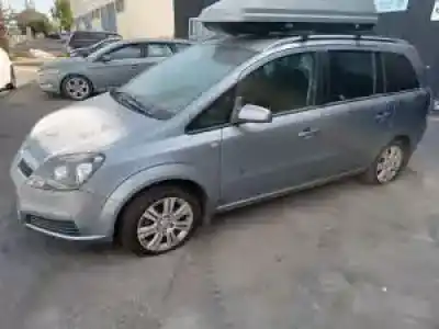 Veículo de Sucata opel zafira b g-z18xer do ano 2005 alimentado 