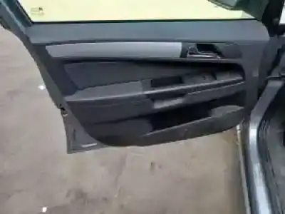 Veículo de Sucata opel zafira b g-z18xer do ano 2005 alimentado 