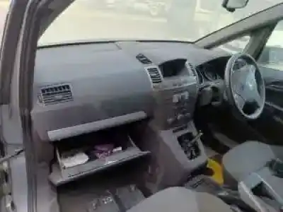 Veículo de Sucata opel zafira b g-z18xer do ano 2005 alimentado 