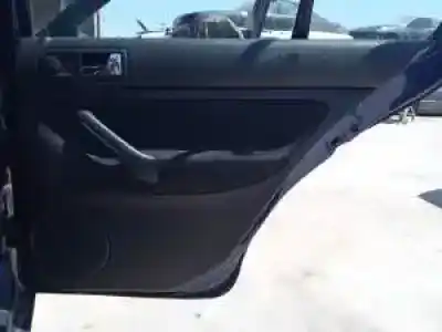 Veículo de Sucata volkswagen golf iv berlina (1j1) aqy do ano 1999 alimentado 