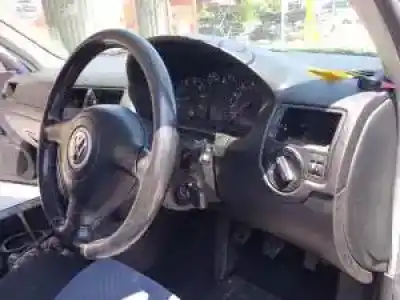 Veículo de Sucata volkswagen golf iv berlina (1j1) aqy do ano 1999 alimentado 