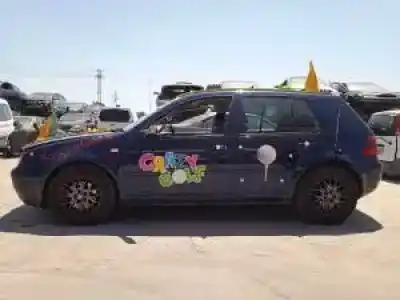 Veículo de Sucata volkswagen golf iv berlina (1j1) aqy do ano 1999 alimentado 