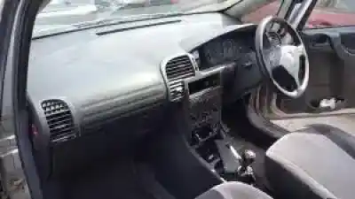 Veículo de Sucata opel zafira a y20dth do ano 2000 alimentado 
