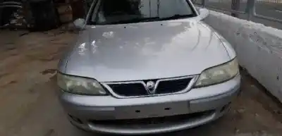 Veicolo di demolizione OPEL VECTRA B BERLINA Z22SE dell'anno 2000 alimentato 