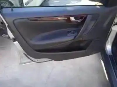 Sloopvoertuig volvo v70 familiar d5244t.d5244t5 van het jaar 2002 aangedreven 