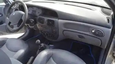 Scrapping Vehicle renault megane i fase 2 coupe (da...) k4m700 of the year 2000 powered 