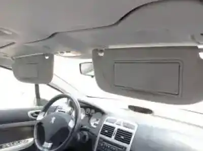 Vehicul casat peugeot 307 cc (s1) rfn al anului 2003 alimentat 